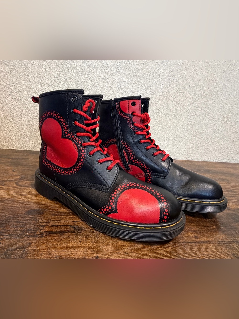 Doc Martens Delaney Heart Boots Black And Red Leather Lace Up Woman’s Size 6